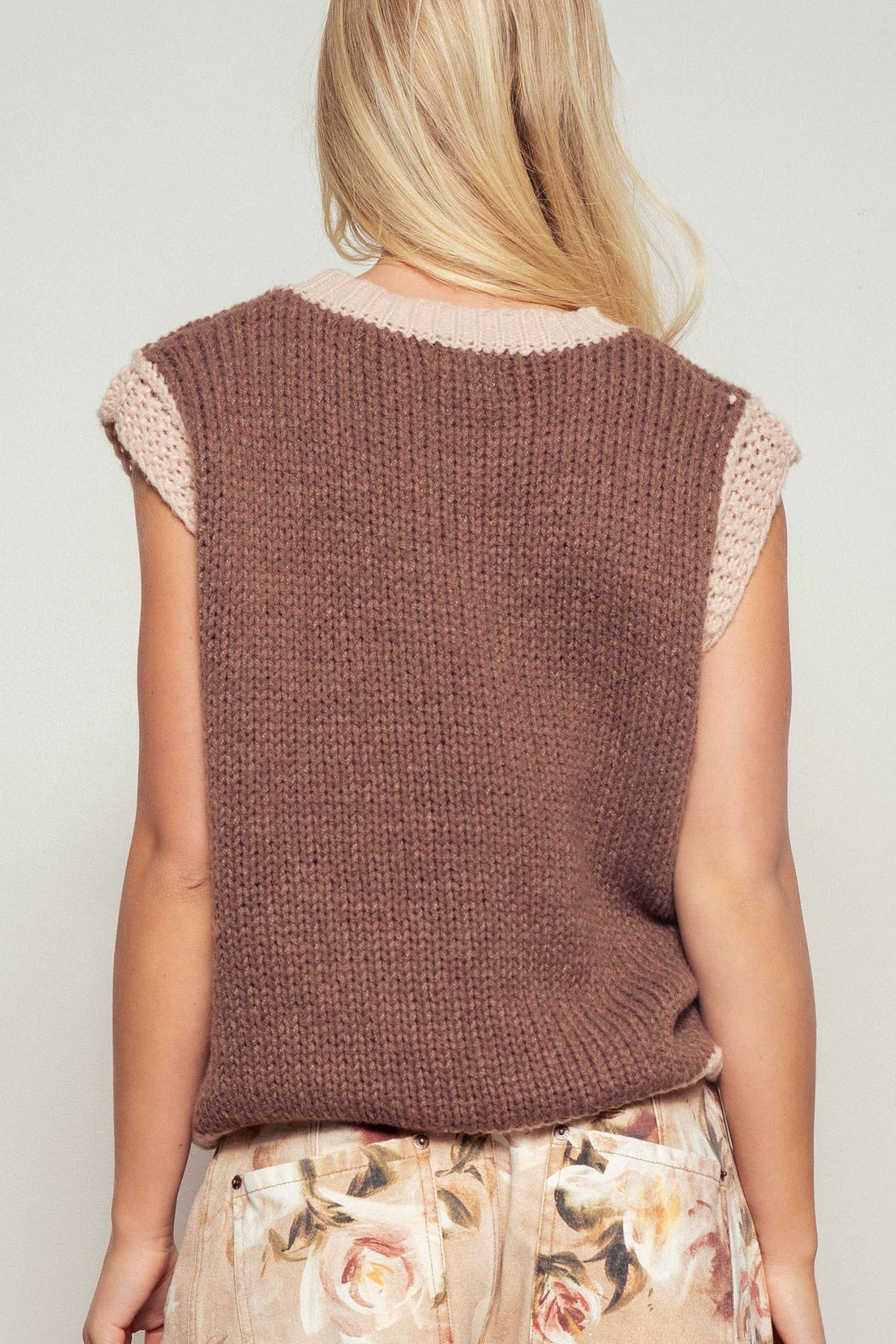 Western Horseshoe Crochet Knit Ribbed Trim Sweater Vest: Brown