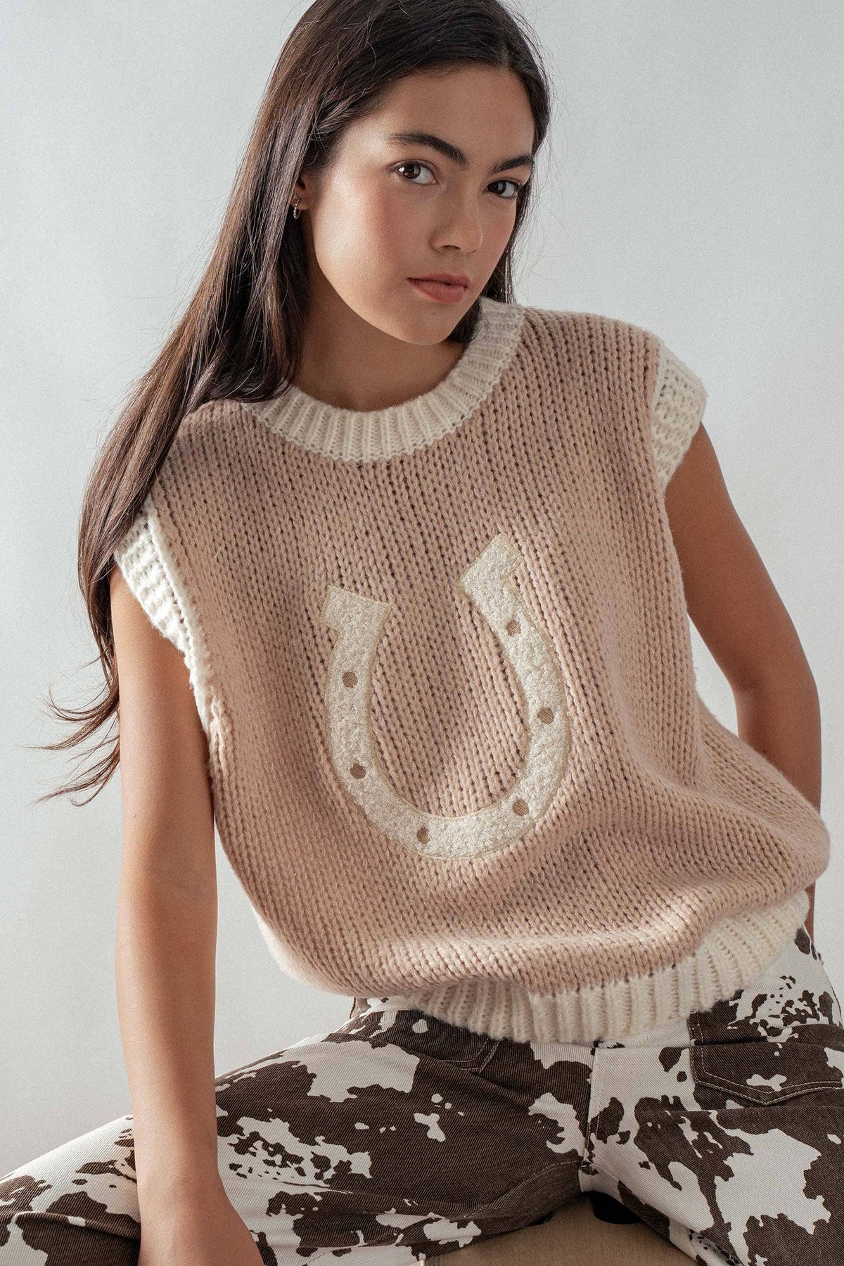 Western Horseshoe Crochet Knit Ribbed Trim Sweater Vest: Brown