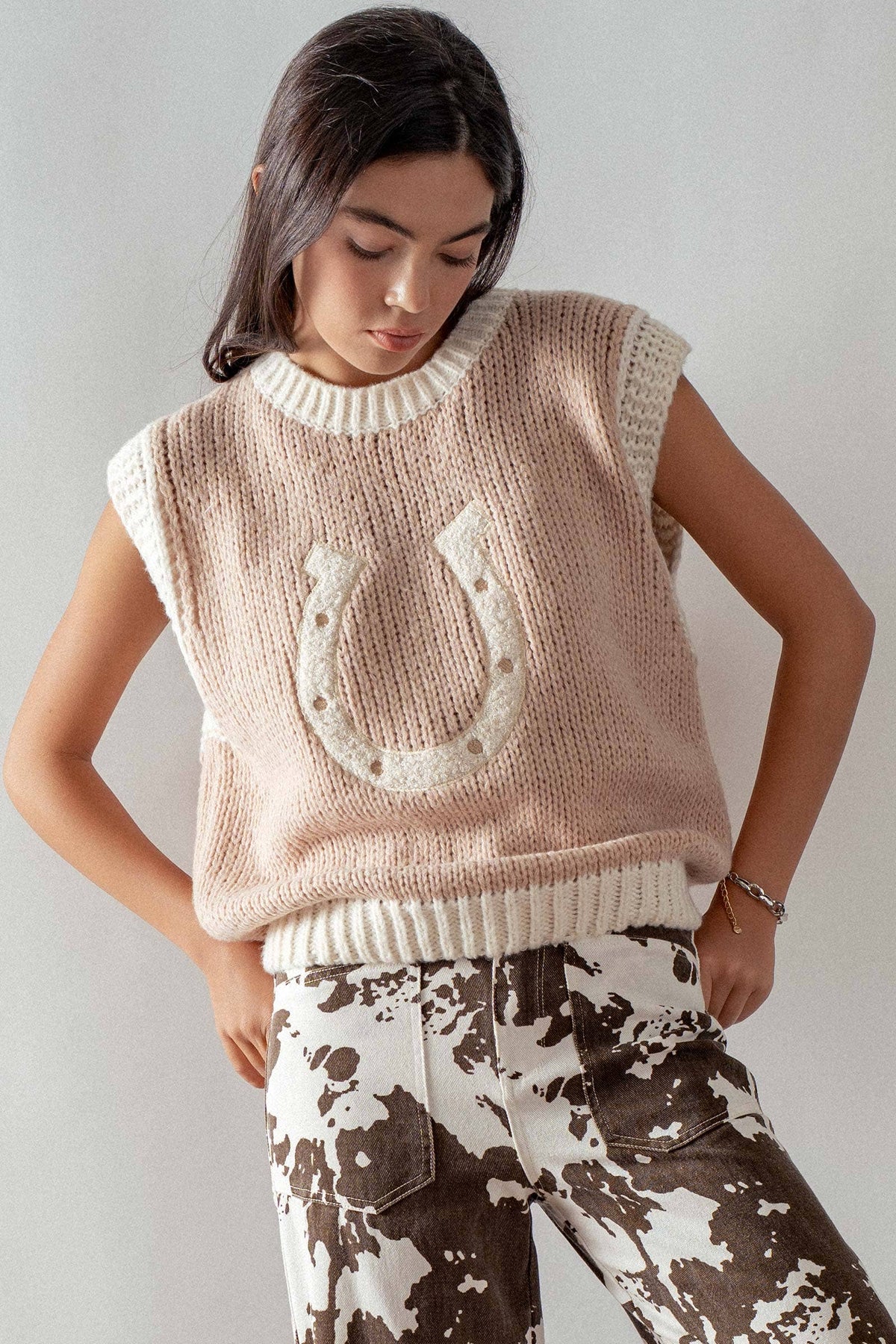 Western Horseshoe Crochet Knit Ribbed Trim Sweater Vest: Brown