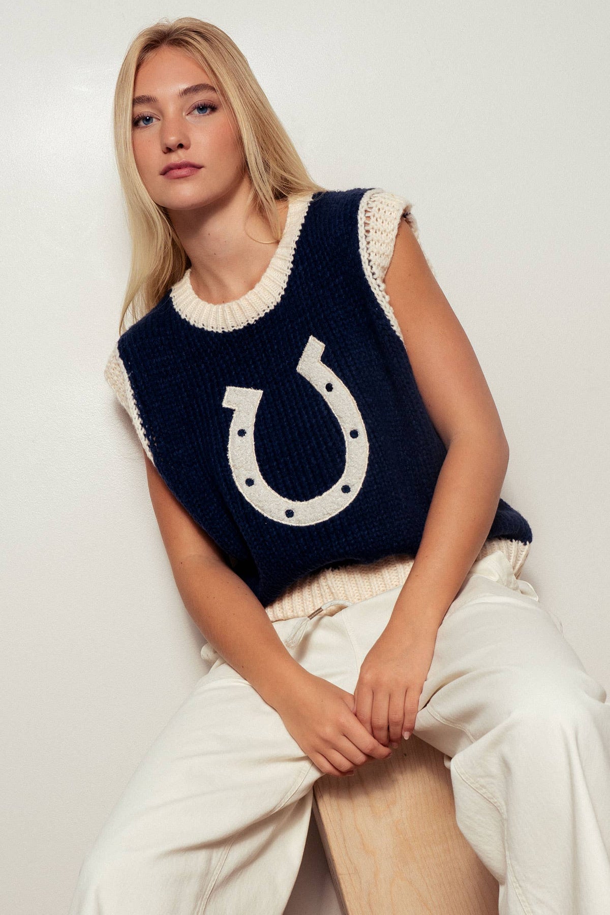 Western Horseshoe Crochet Knit Ribbed Trim Sweater Vest: Brown