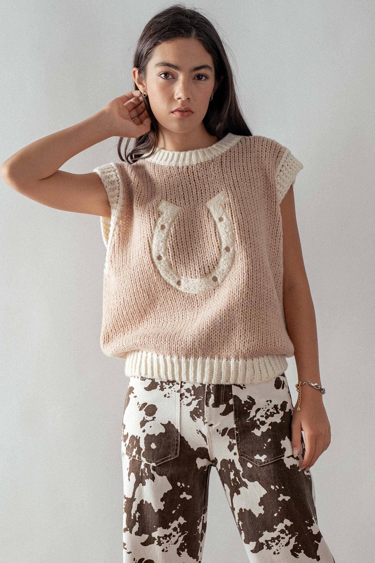 Western Horseshoe Crochet Knit Ribbed Trim Sweater Vest: Brown
