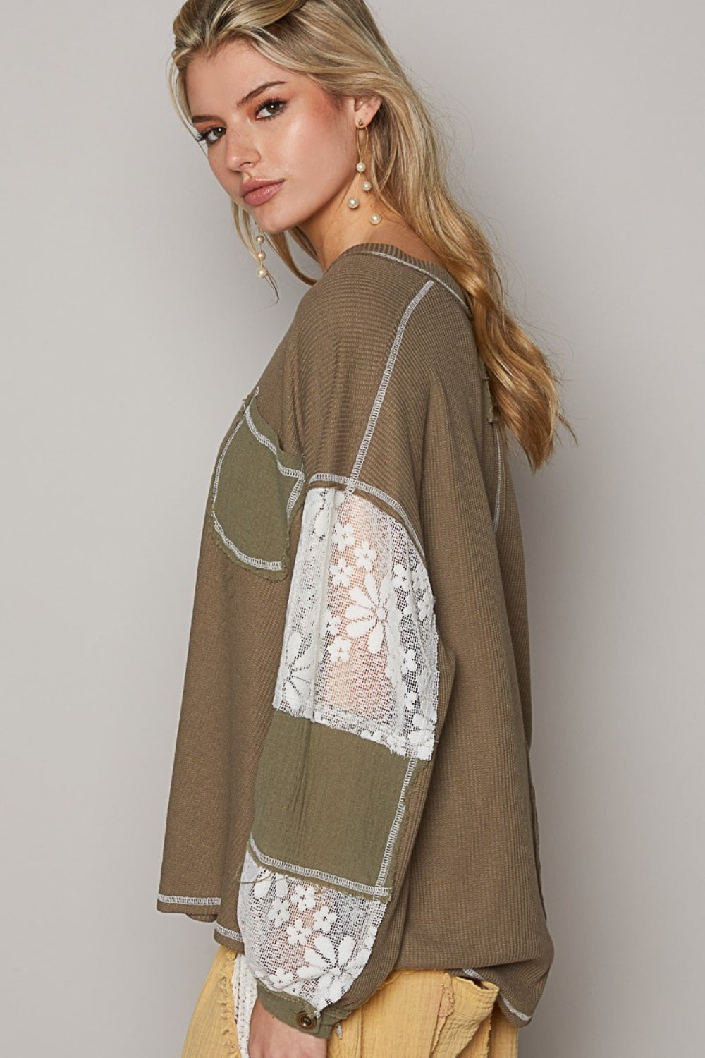 POL V-Neck Lace Balloon Sleeve Exposed Seam Top-2
